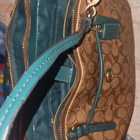 Coach - Picture 14 of 16